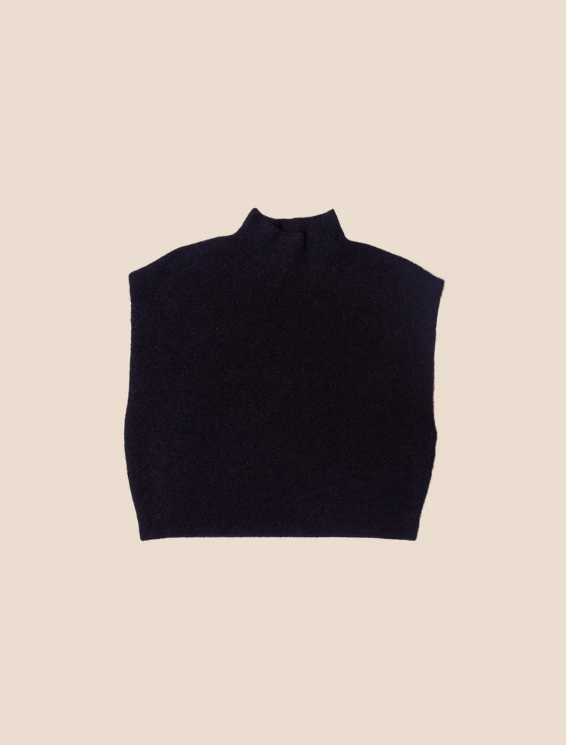 Tetra Sleeveless Sweater