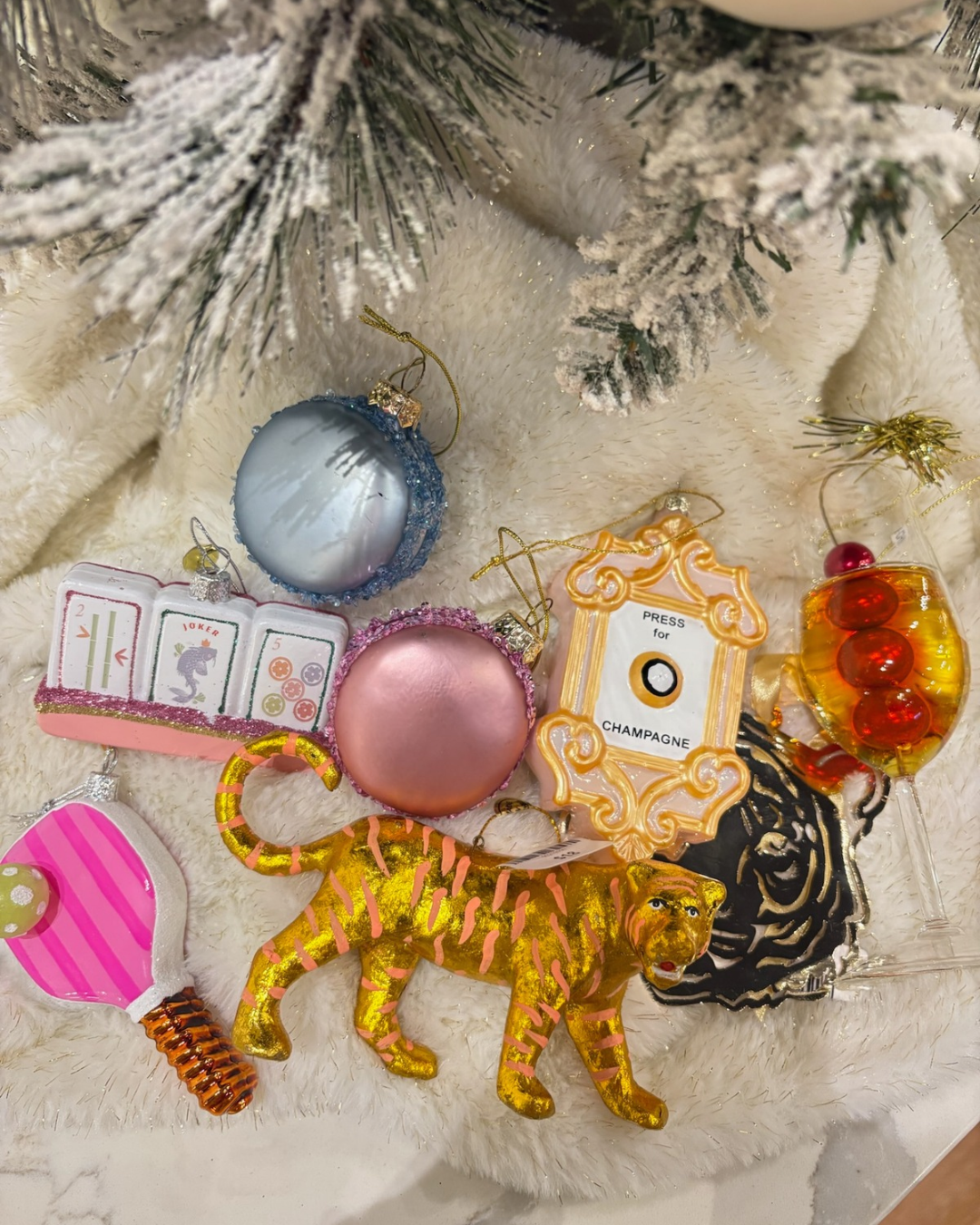 GOLD LEAF TIGERS ORNAMENT