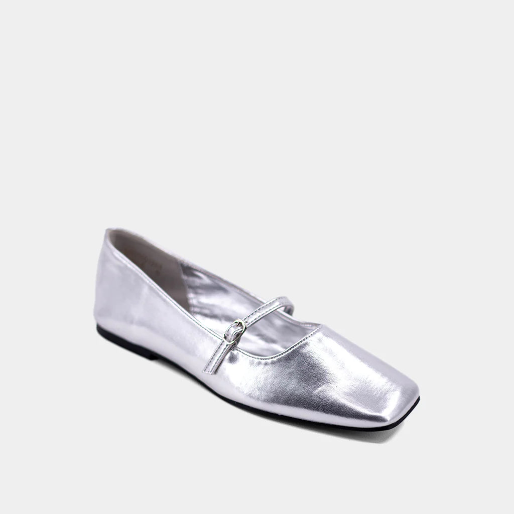 Adele Mary Jane Flat