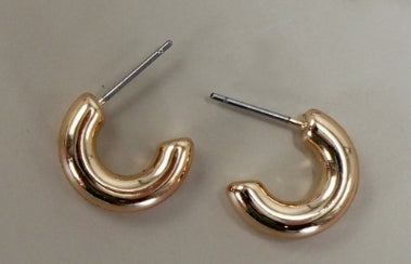 Lightweight Huggie Earring