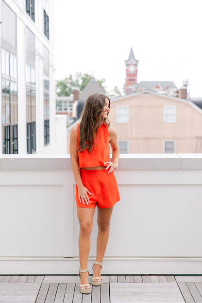 CREPE SLEEVELESS TOP