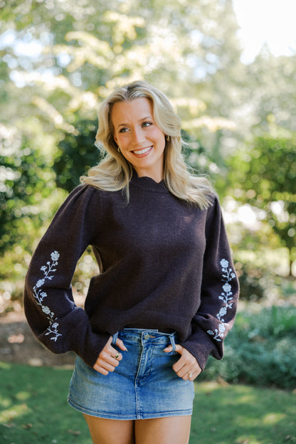 Knit Flower Embroidery Scalloped Sweater