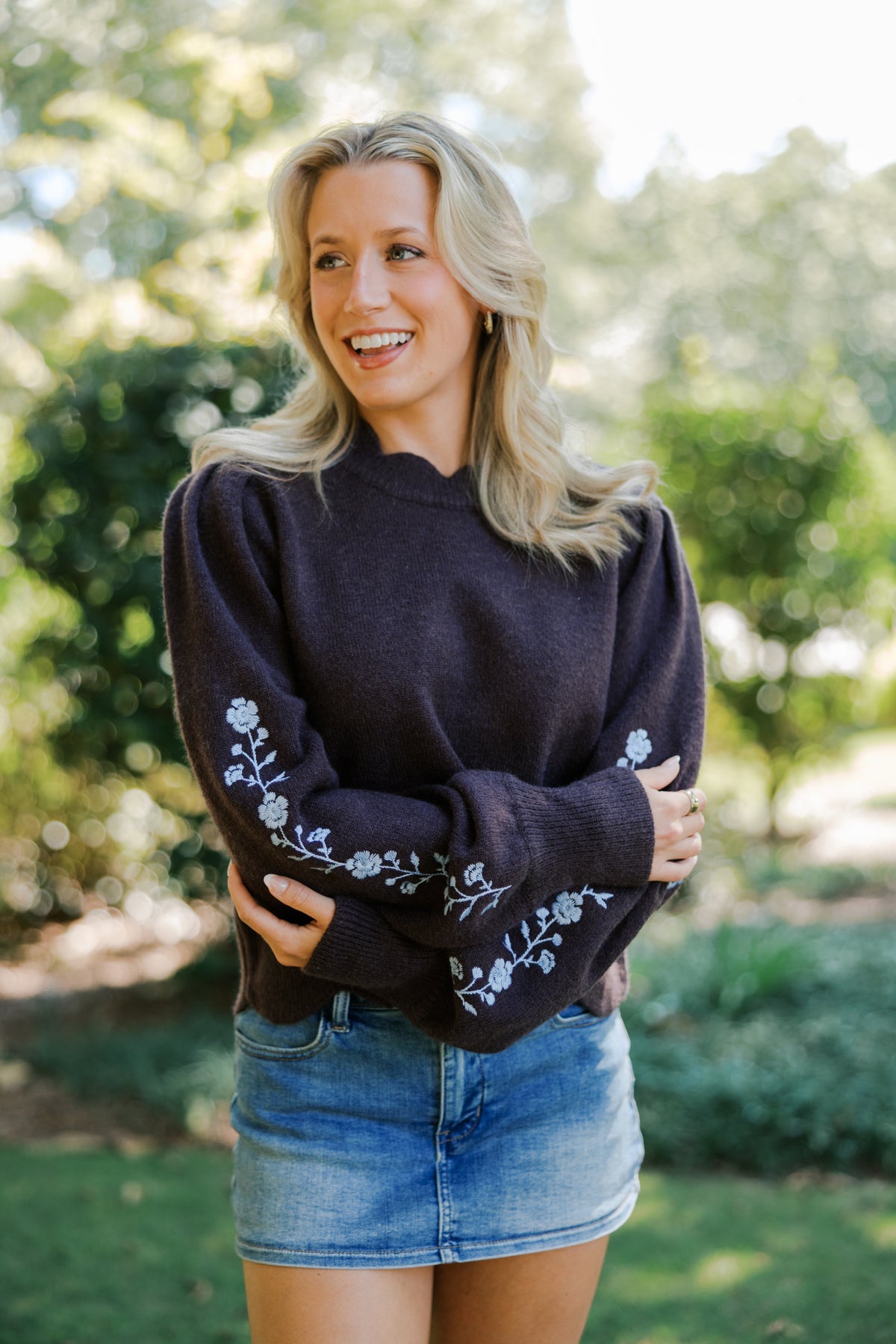 Knit Flower Embroidery Scalloped Sweater