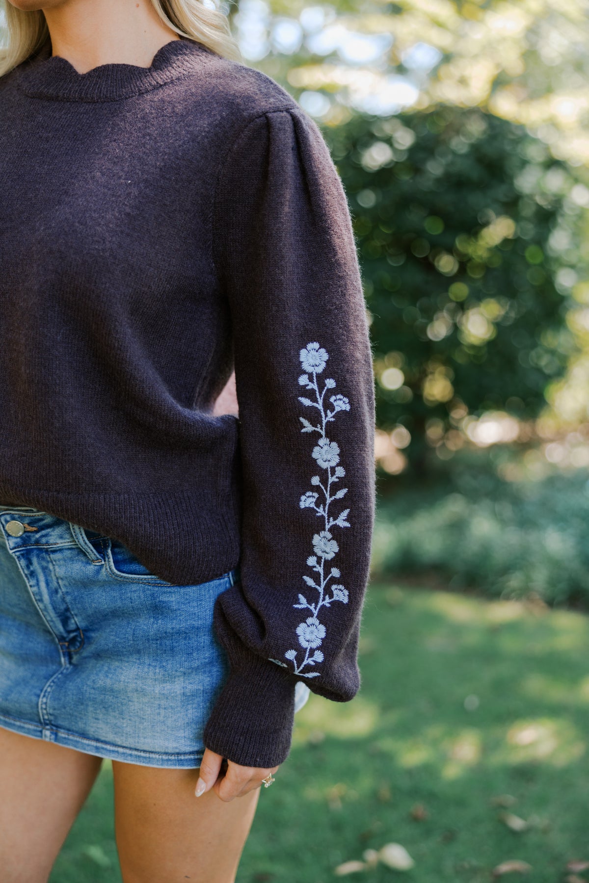 Knit Flower Embroidery Scalloped Sweater