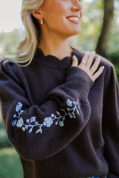 Knit Flower Embroidery Scalloped Sweater
