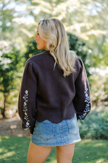 Knit Flower Embroidery Scalloped Sweater