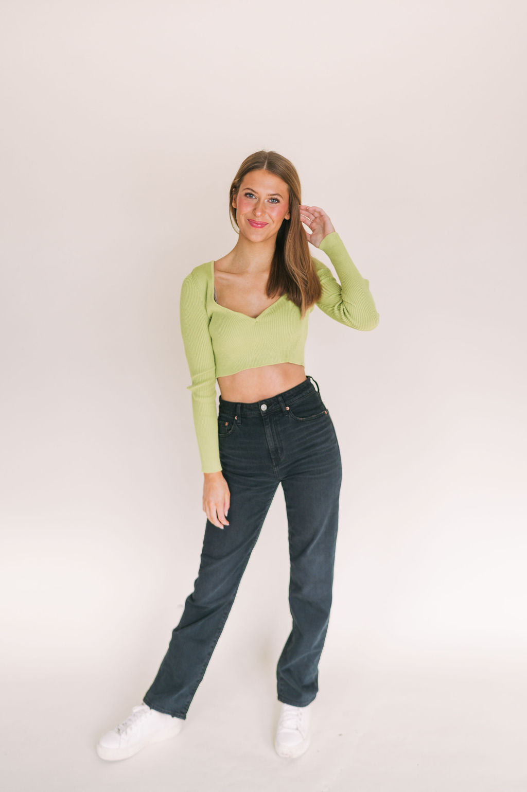 LONGSLEEVE KNIT CROP TOP WITH SWEETHEART NECKLINE
