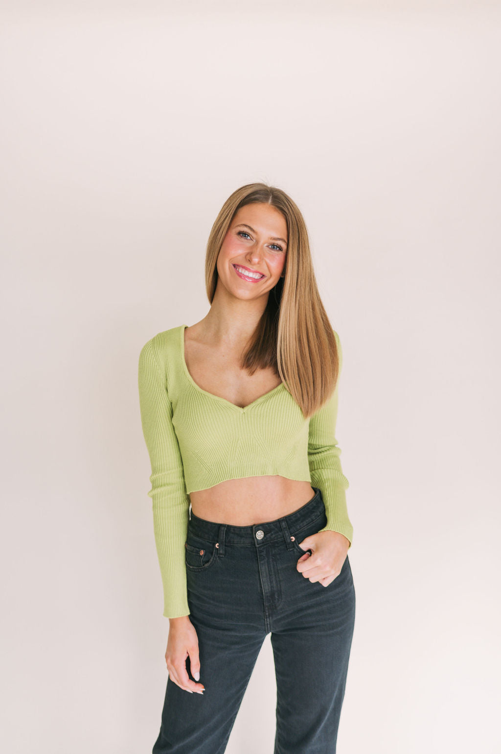 LONGSLEEVE KNIT CROP TOP WITH SWEETHEART NECKLINE