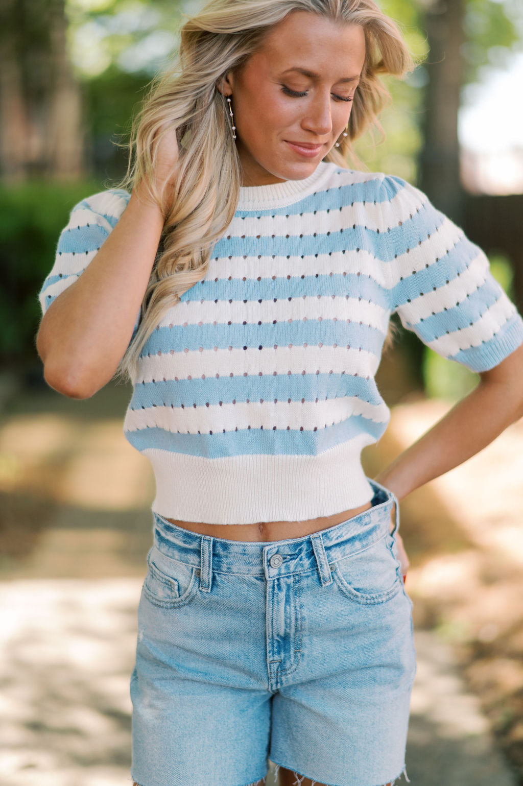 STRIPED SHORT PUFF SLEEVE SWEATER TOP