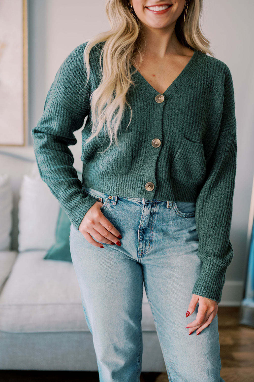LONGSLEEVE SOFT RIBBED BUTTON DOWN CROPPED CARDIGAN