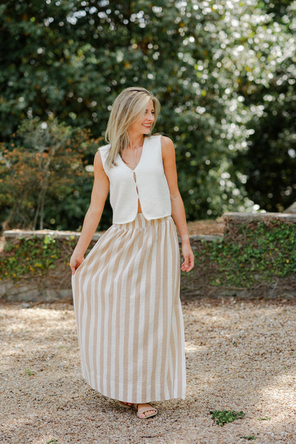 Keyhole Button Knit Vest
