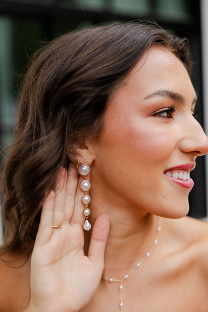 Linear Gradual Pearl Drop Earring