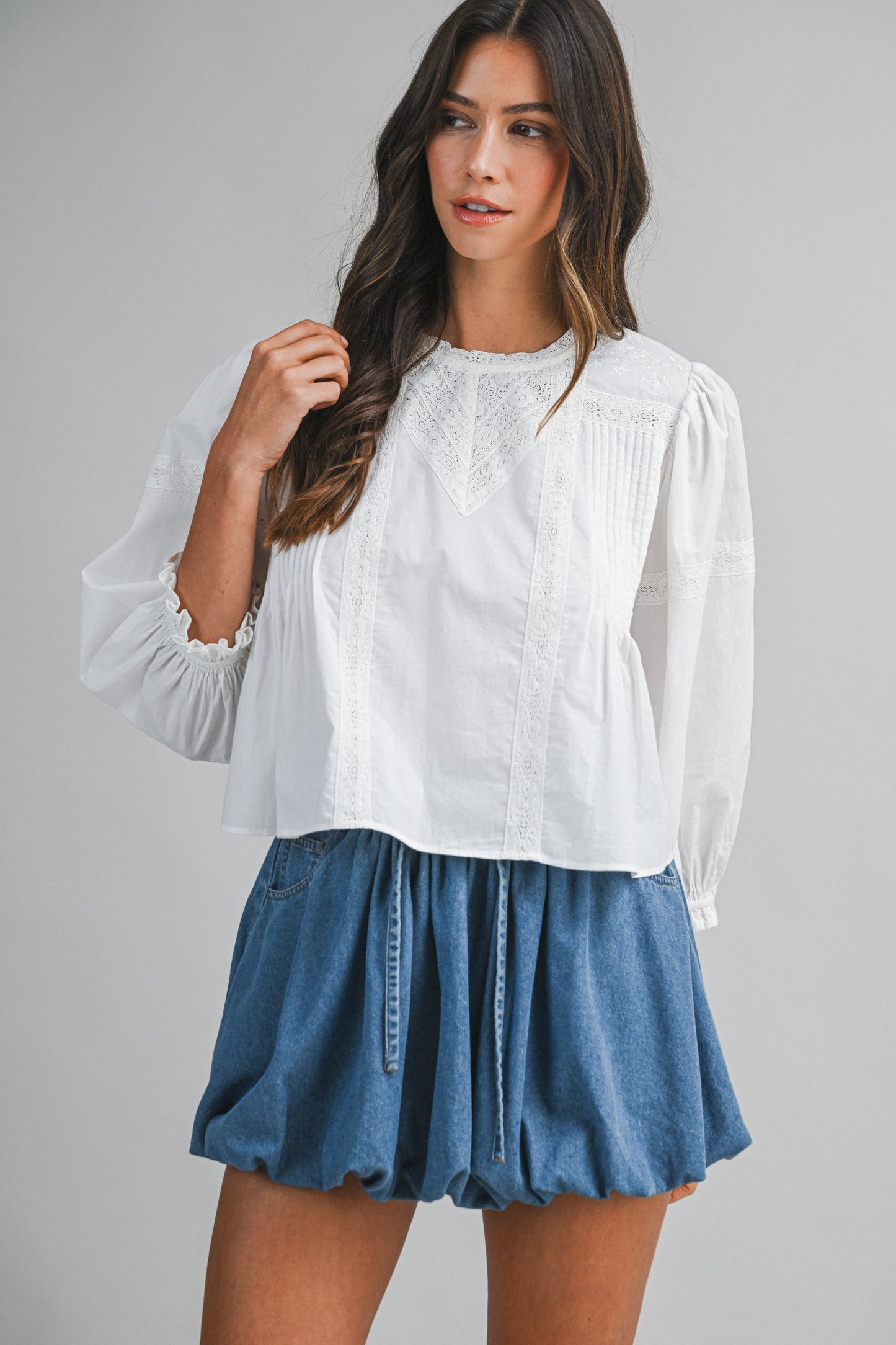 Lace Trim Pintuck Balloon Sleeve Blouse
