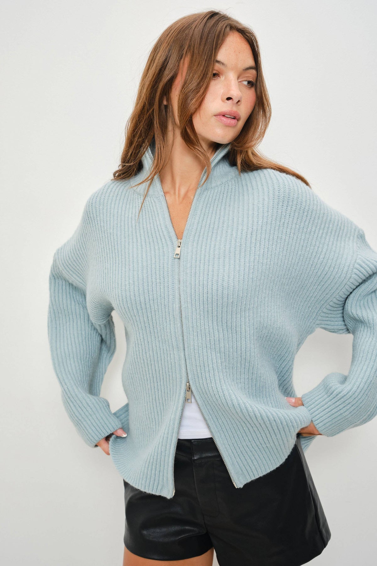 KANNA MOCK NECK ZIP UP JACKET