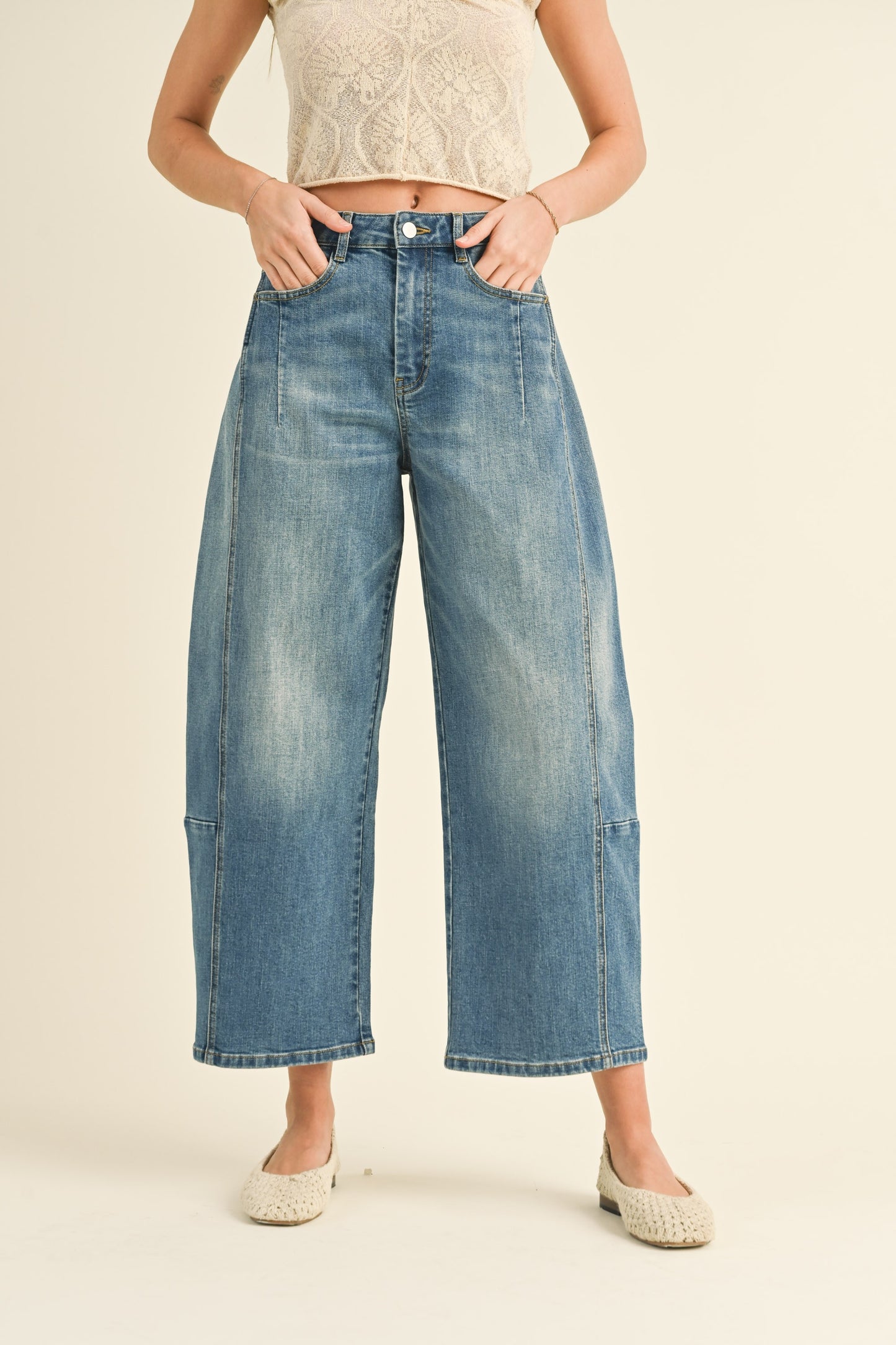 Loose Fit Barrel Jeans
